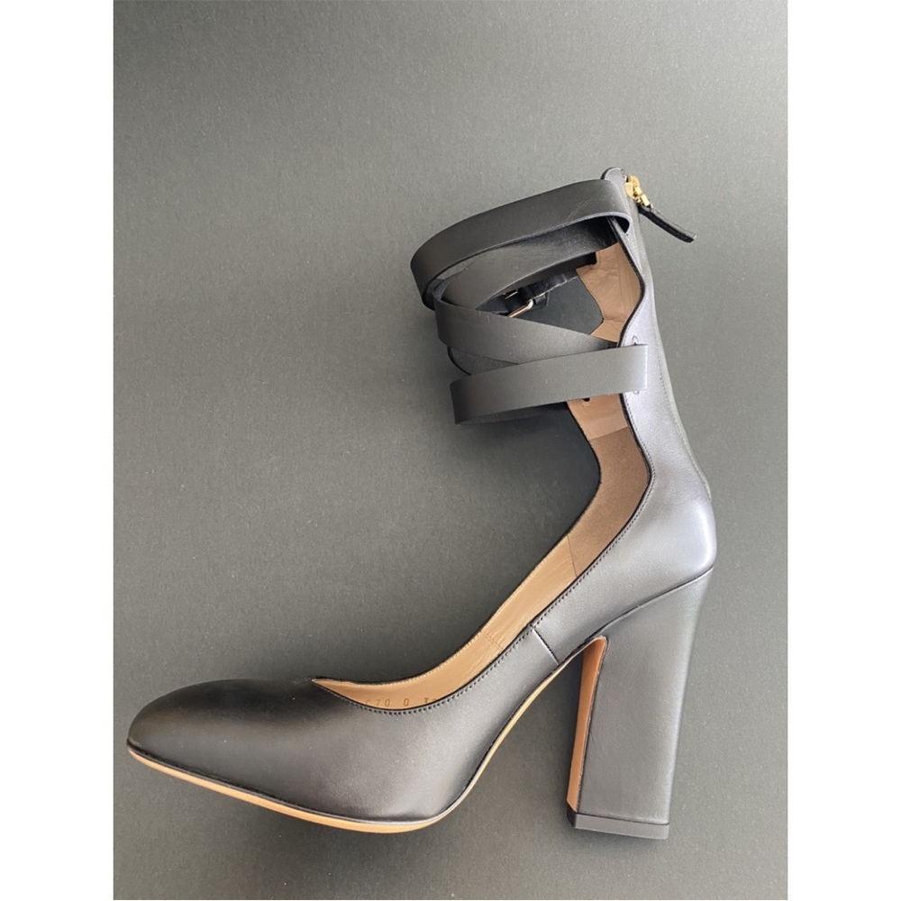 NWT Valentino heeled shoes size US 7.5